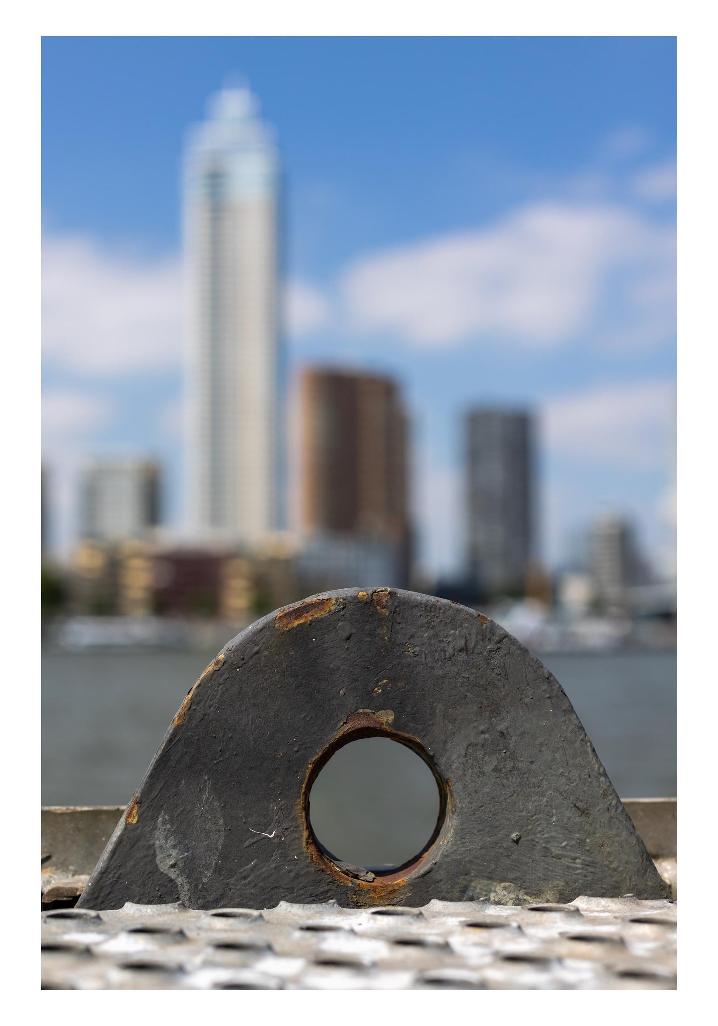 Artprint 'Rotterdam Out of Focus | Zalmhaventoren''